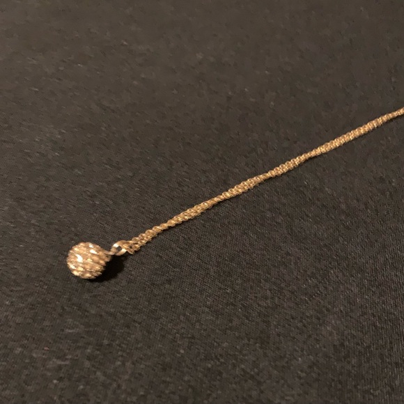 Stunning 🤩 Gold Tone Beautiful round Style crystals necklace!! 🤩 - Picture 8 of 12